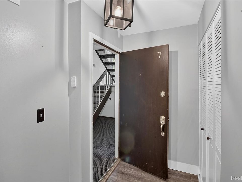 1695 Riverside Dr Apt 7, photo 6