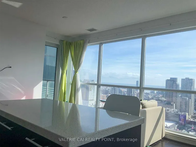 386 Yonge St #3110 — Photo 3