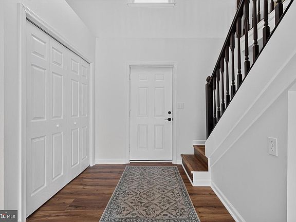 4th image of 504 N Humer St