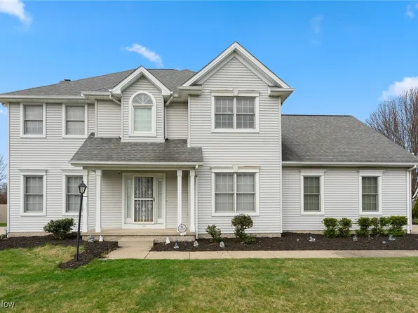 90 Montgomery Dr, Canfield, OH 44406