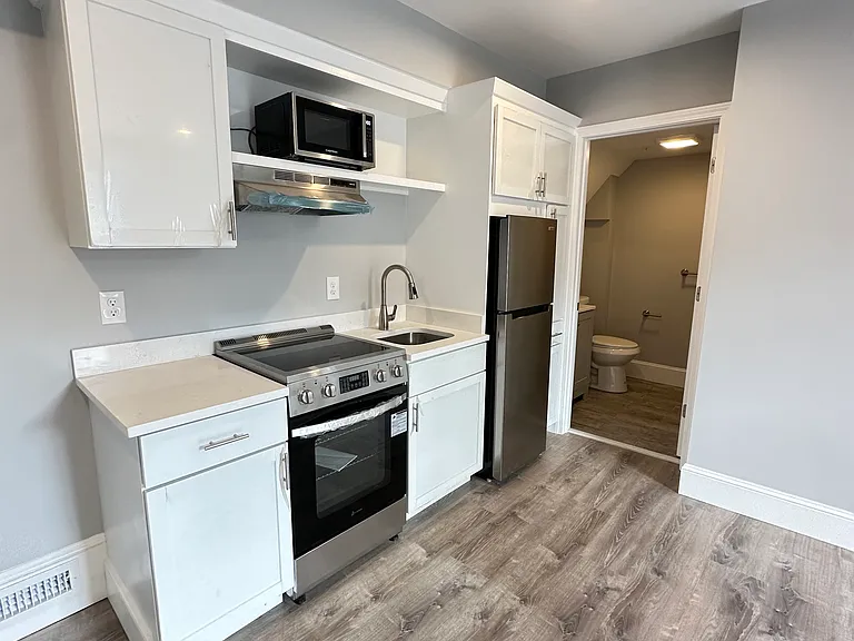 6 Monroe St #207 — Photo 8