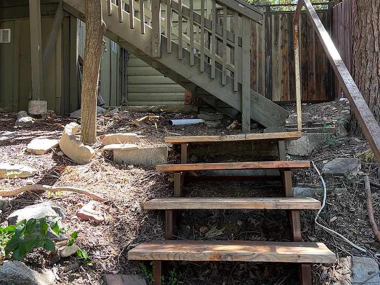 689 Knoll Dr — Photo 27