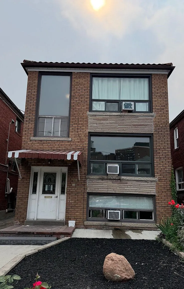 2 bed, $2,750 — Photo 1