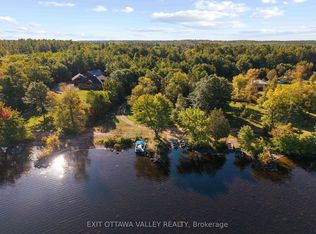 1060C Rantz Rd, Petawawa, ON K8H2W8