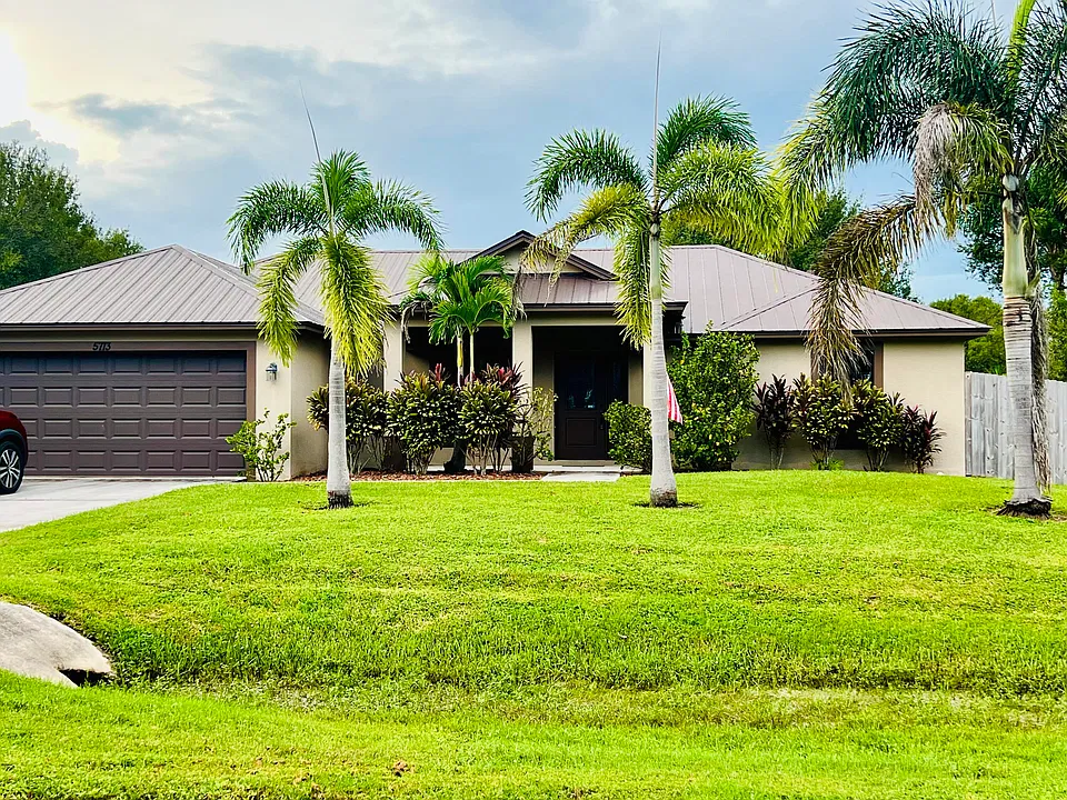 5713 Seagrape Dr