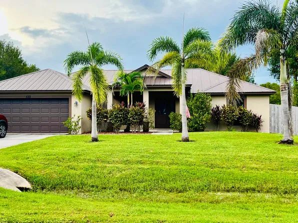 5713 Seagrape Dr, Fort Pierce, FL 34982