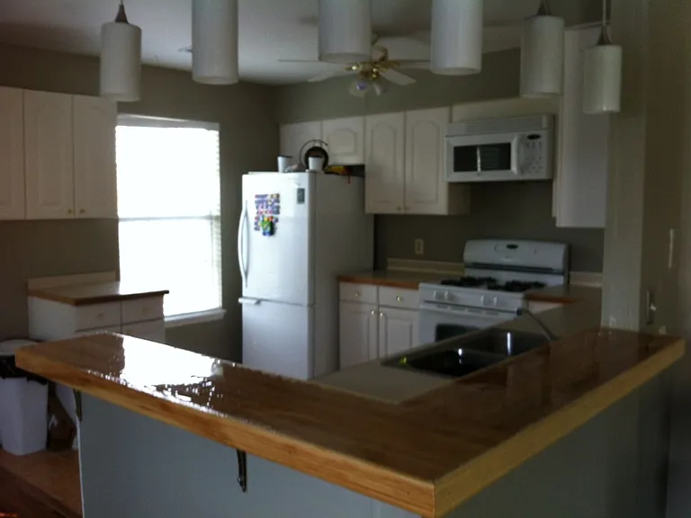 4033 N Cambray Dr — Photo 3