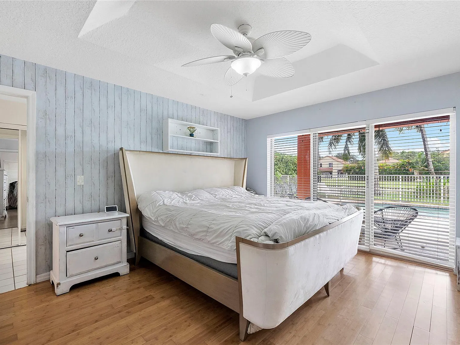 4 bed, 2.5 bath, 1890 sqft, $4,200 — Photo 4
