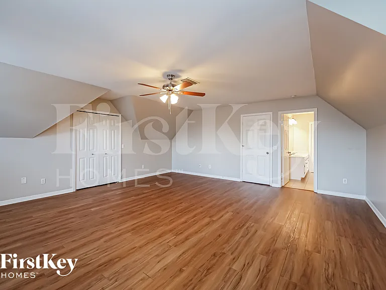 9264 Cypress Dr N — Photo 10