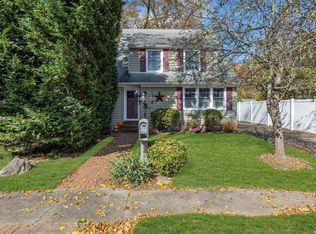 63 Leyden St, Huntington Station, NY 11746