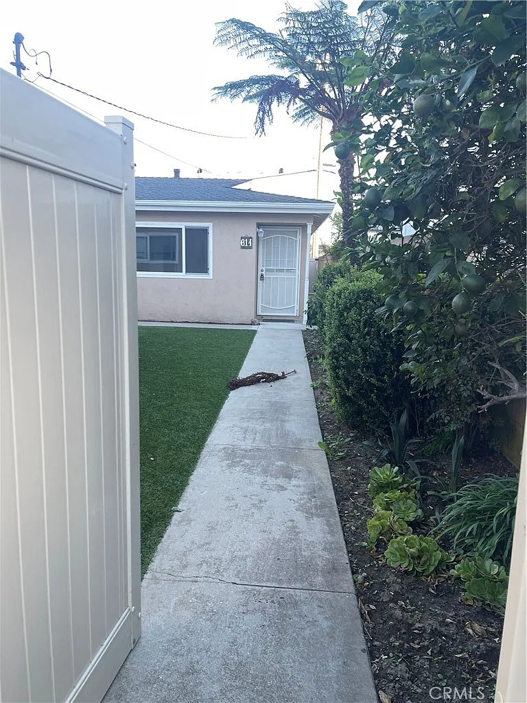 2 bed, 850 sqft, $3,500 — Photo 2