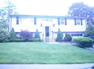 6 Bristol Rd, Peabody, MA 01960