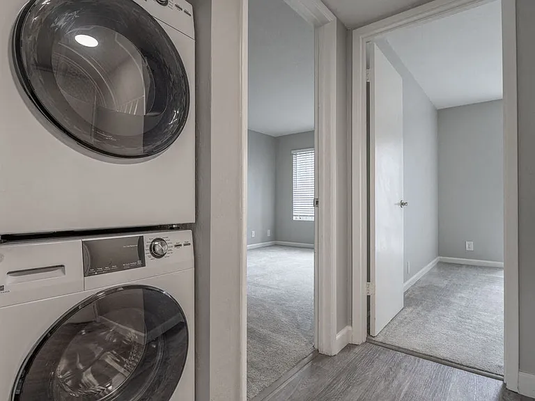 Danville Park Apartments — Photo 17