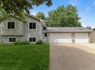 11817 Sumter Ct, Champlin, MN 55316
