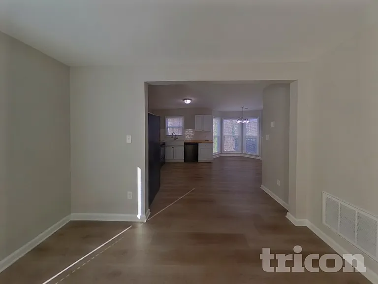 2026 Trowbridge Ct — Photo 4