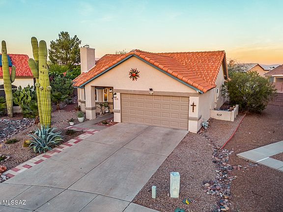 3rd image of 8846 N Willeta Dr