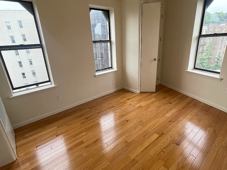 49 Seaman Ave #E1 — Photo 6