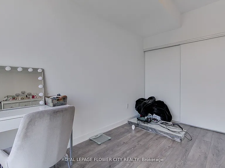 95 Oneida Cres #2305 — Photo 12