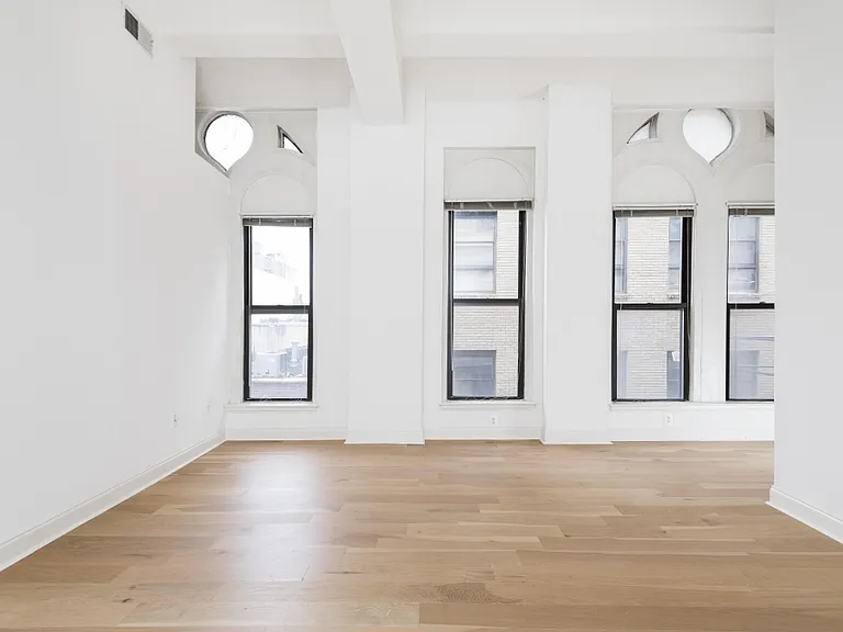 701 Sansom — Photo 12