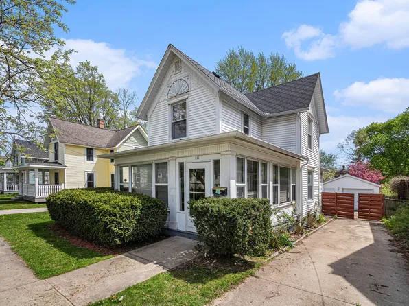 111 Clark St, Buchanan, MI 49107