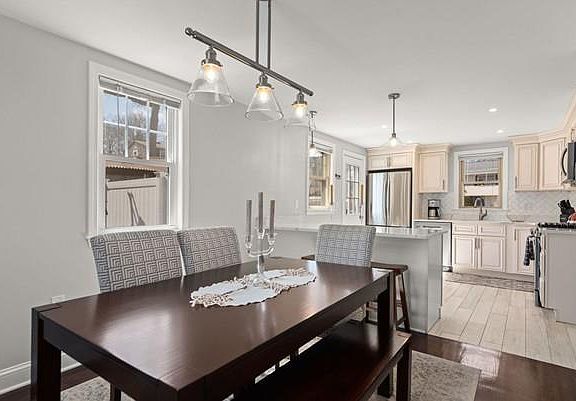 5th image of 126 Arborway Dr