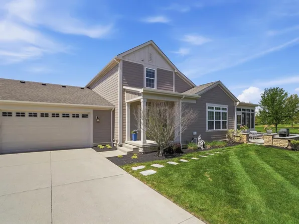 1056 Little Bear Pl, Lewis Center, OH 43035