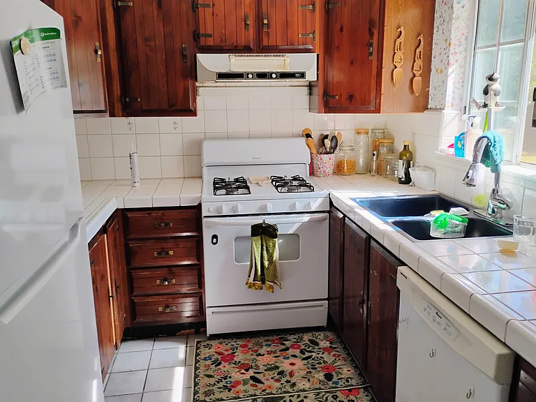 2552 Gunn Rd — Photo 8