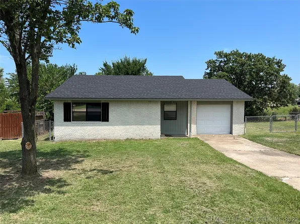 1509 Briarwood Ln, Henryetta, OK 74437
