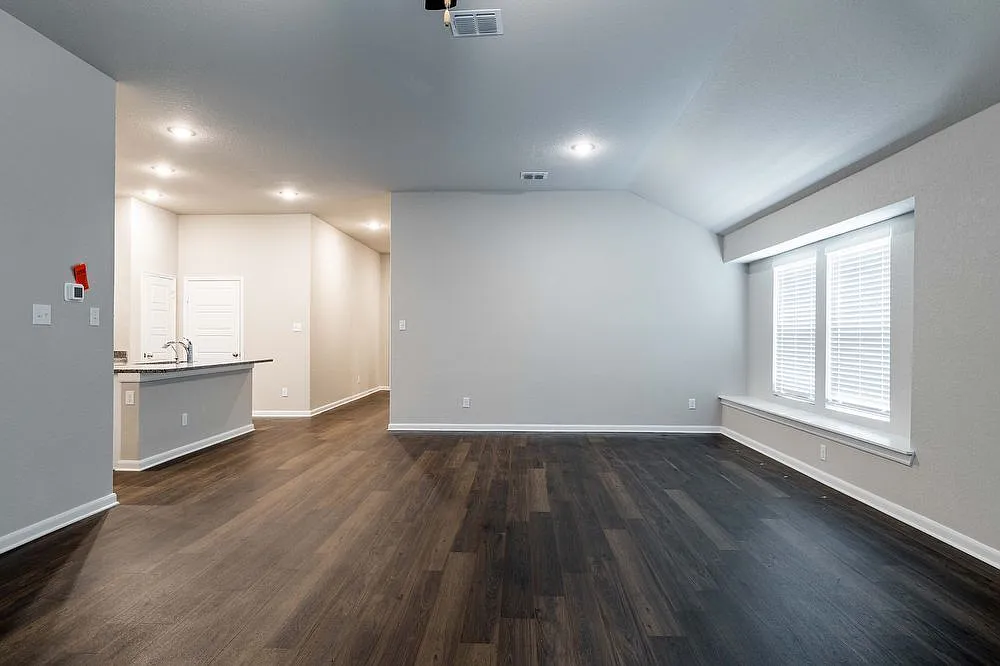 3 bed, 2.0 bath, 1636 sqft, $1,725 — Photo 2