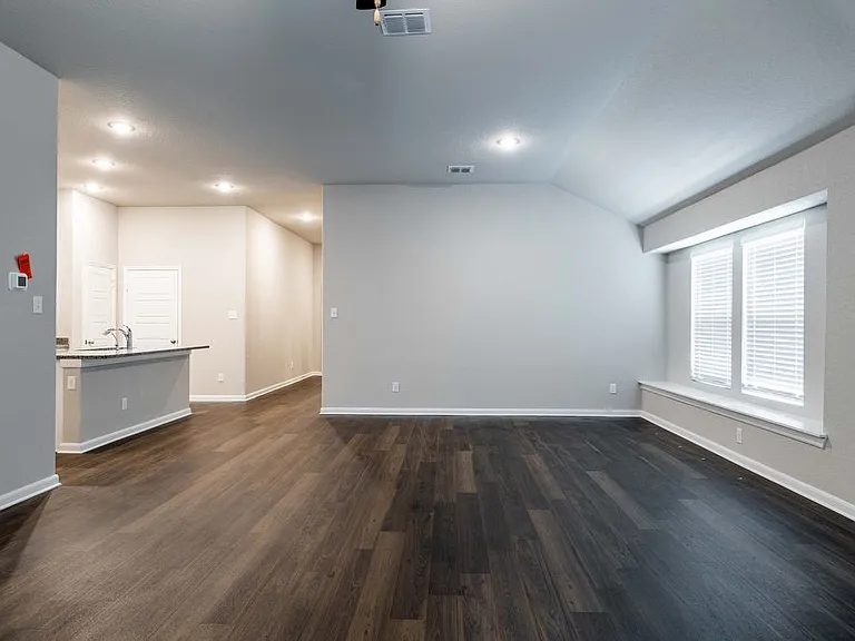 1120 Eagle Xing — Photo 2