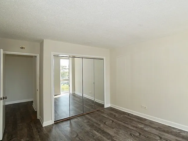 1043 S York Rd #507 — Photo 12