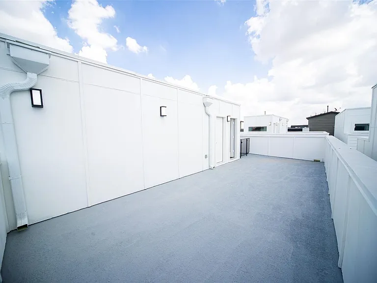 240 Urbane Crest Dr — Photo 18