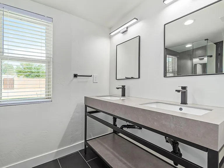 1019 S Una Ave — Photo 10