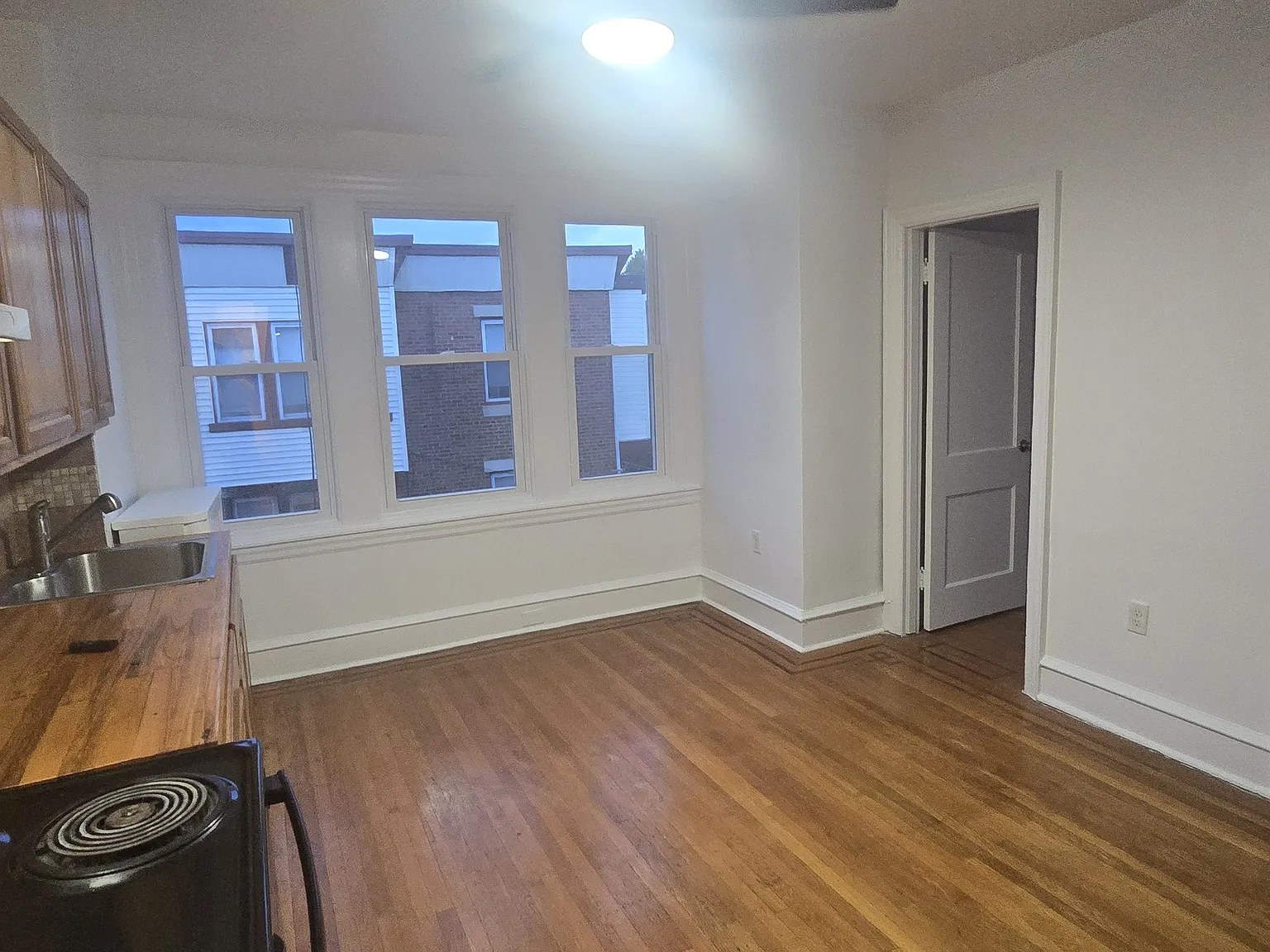 1 bed, 900 sqft, $1,100 — Photo 4