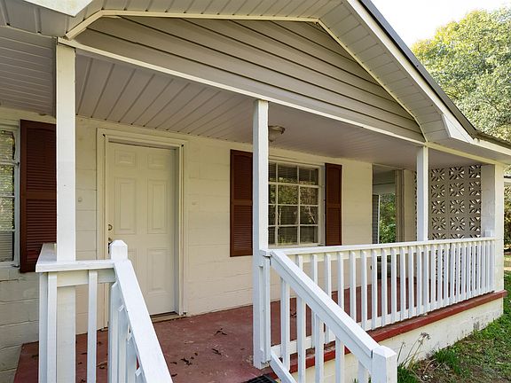 5th image of 2209 Old Alton Rd