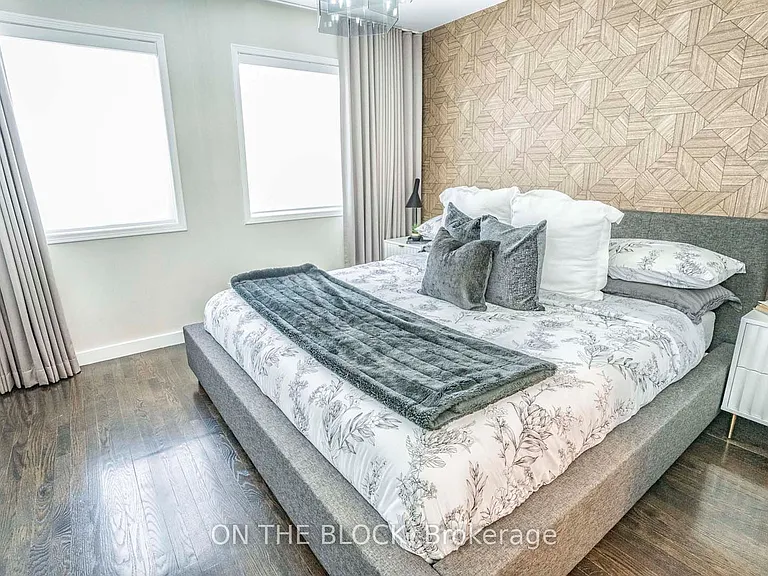 49 Leslie St — Photo 37