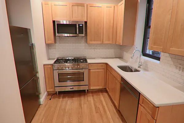 Rented by PMG Real Estate  | media 25