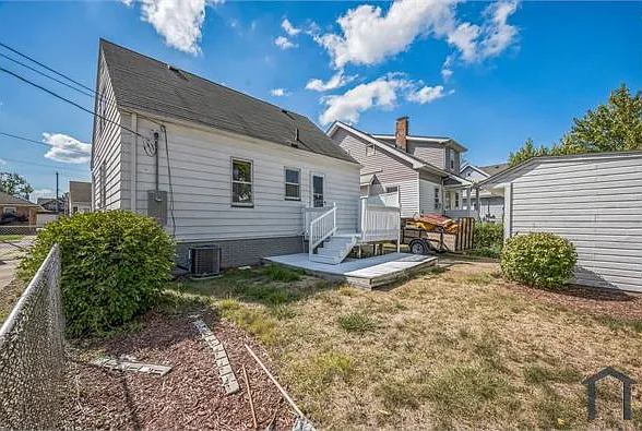 10713 Vernon Ave — Photo 5