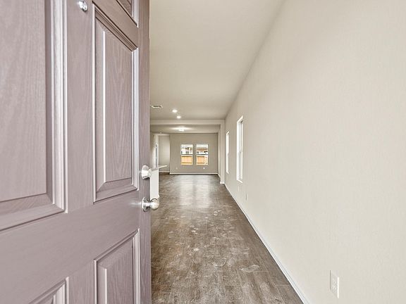 3rd image of 2055 Chelsea St