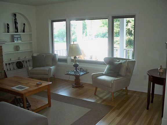 2nd image of 601 E Kent Ave