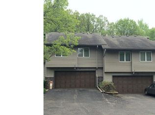 670 Dorland Rd S, Maplewood, MN 55119