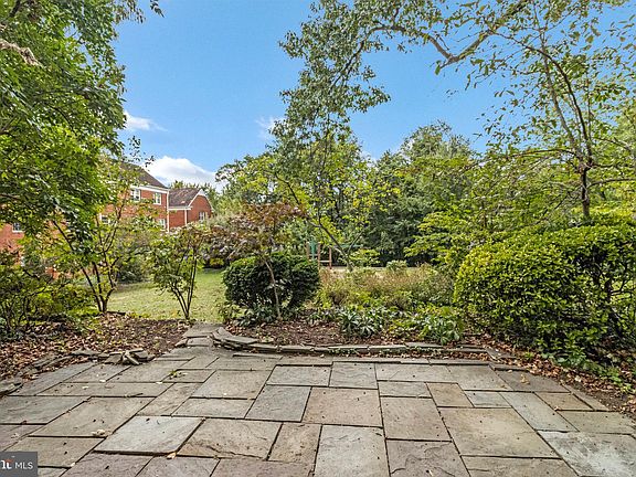 3rd image of 1603 Mount Eagle Pl