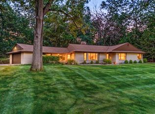 2206 Treehaven Dr, Kalamazoo, MI 49008