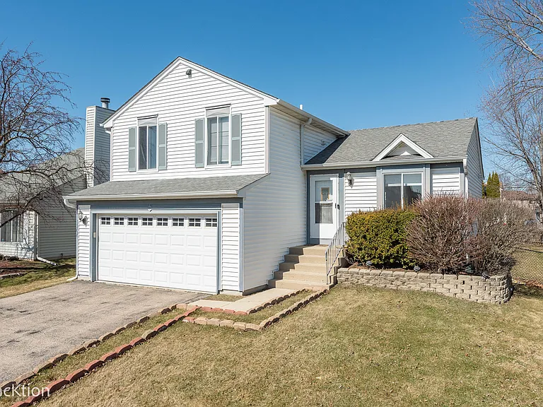 1204 Woodland Heights Blvd — Photo 1