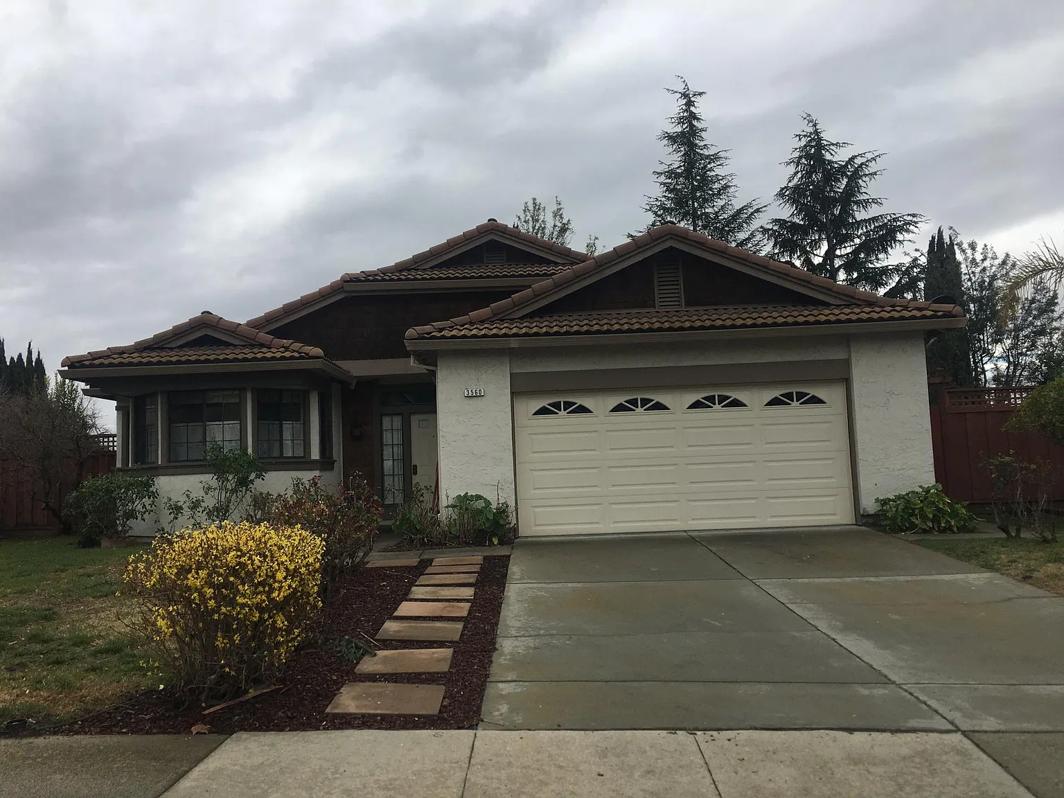 3560 Rollingside Dr photo 1