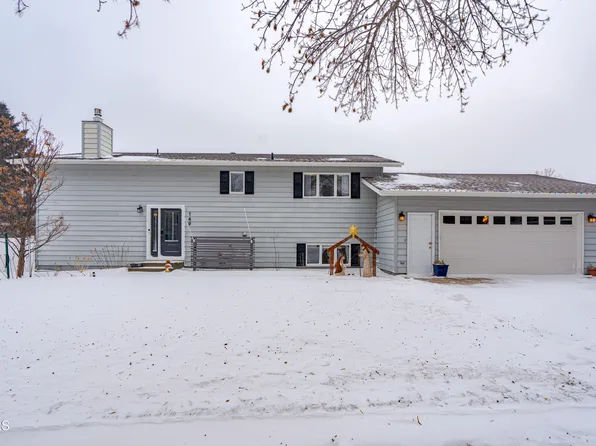 149 W Brandon Dr, Bismarck, ND 58503