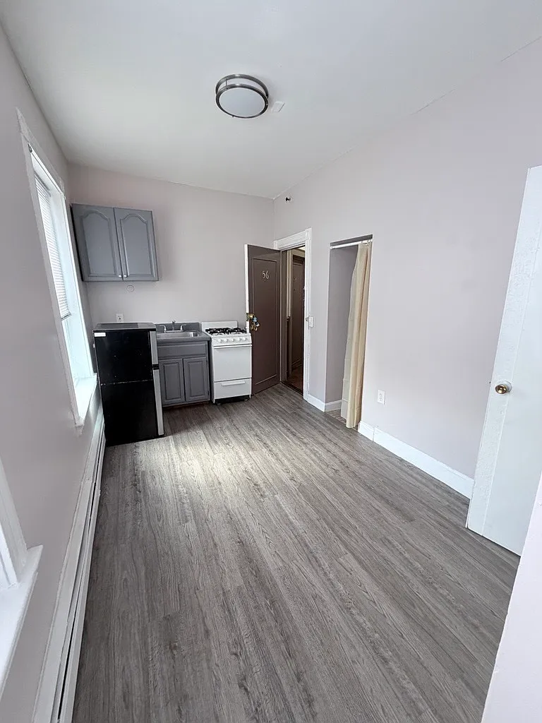 1 bed, $1,300 — Photo 1
