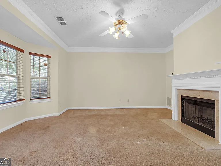 5475 Hampton Ct S — Photo 3