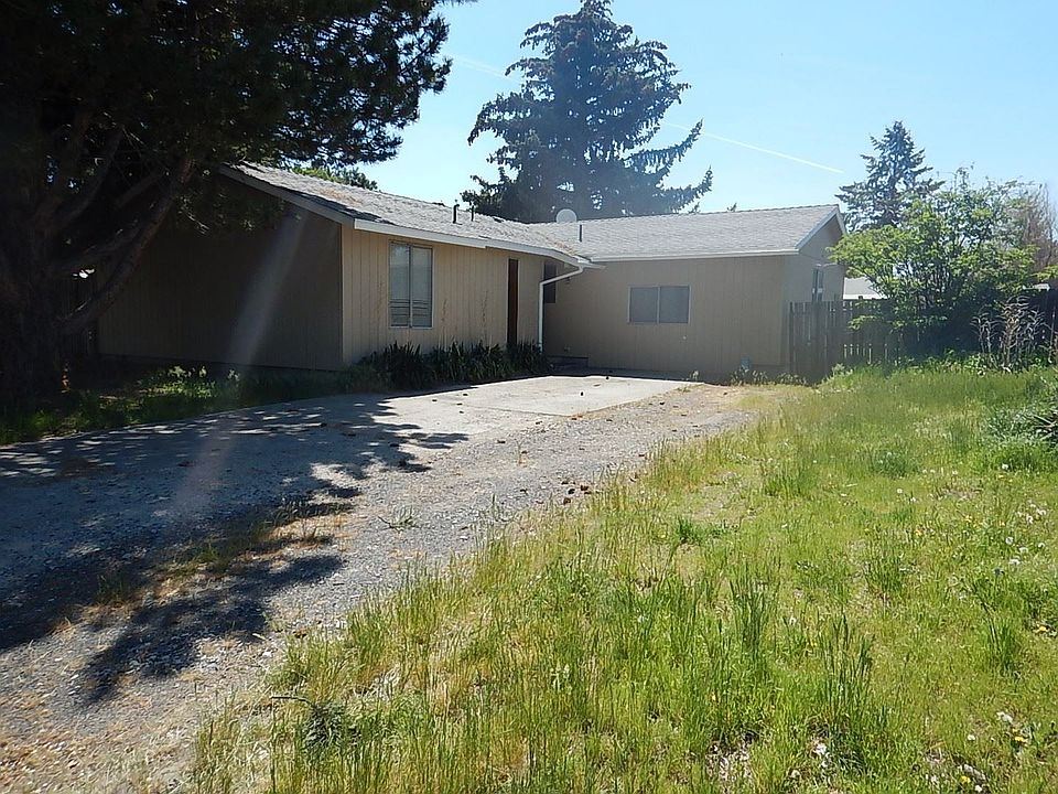 1st image of 1220 SE 6th St