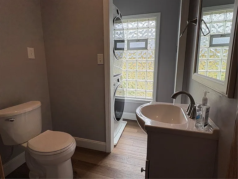 612 Superior St — Photo 14